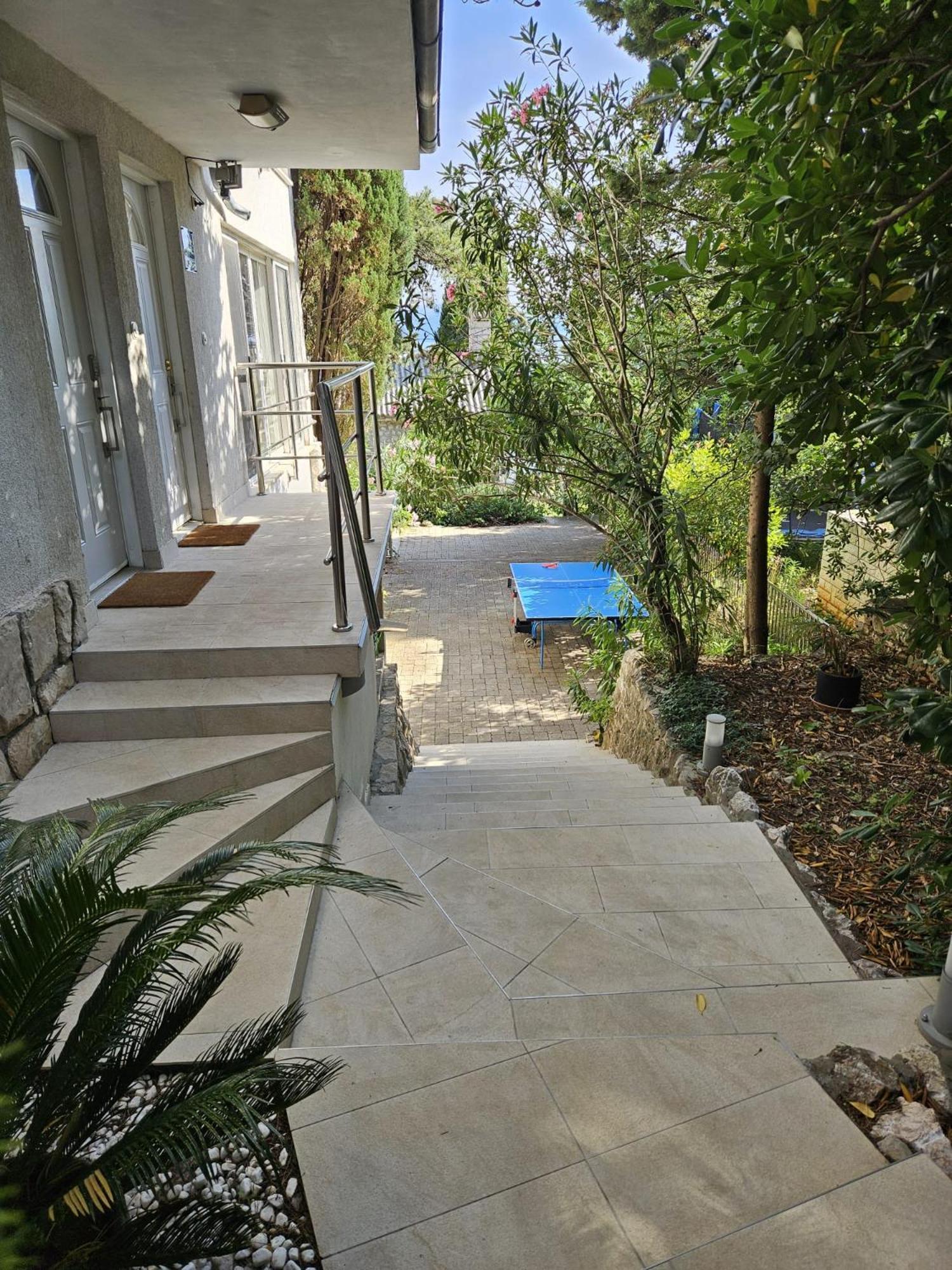 Novi Escape 2 Beachfront 4 Star Apartment نوفي فينودولسكي المظهر الخارجي الصورة