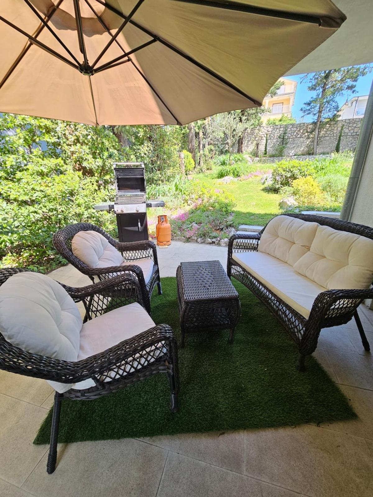 Novi Escape 2 Beachfront 4 Star Apartment نوفي فينودولسكي المظهر الخارجي الصورة